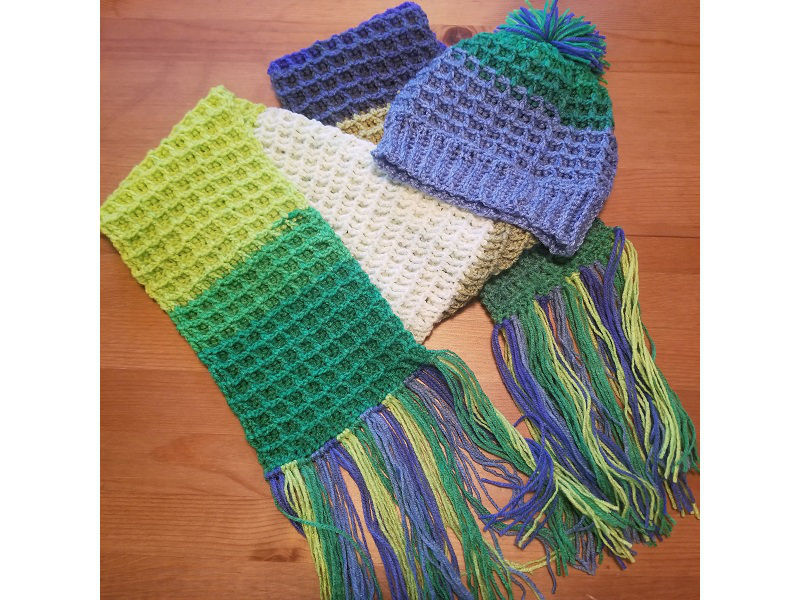 Kids' Hat and Scarf